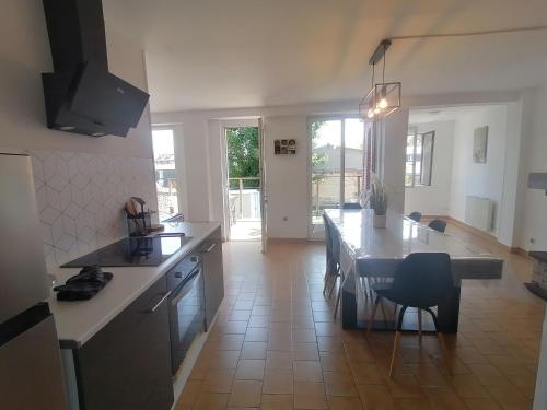 Gallery image of Ô pilotis Appartement avec terrasse et jardin in Le Tréport