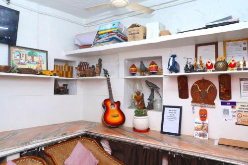 Et tv og/eller underholdning på Jodhpur Heritage Haveli Guest House