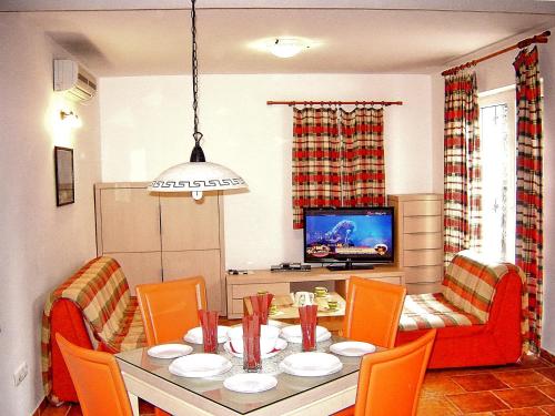 Gallery image of Apartments Maris in Petrovac na Moru