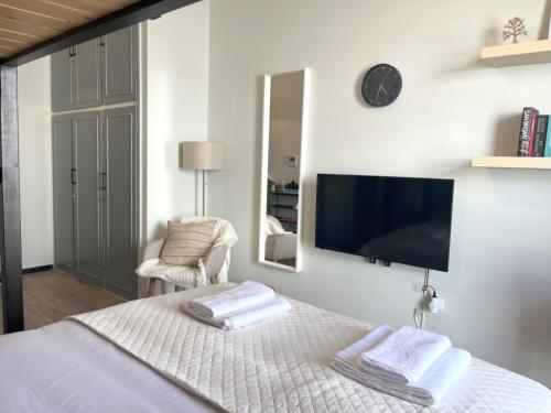 Cosy studio in Pagrati Caravel, 4th floor