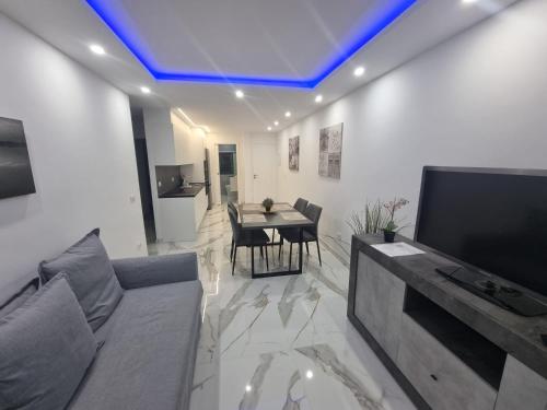 Casa Palmera only 150 meters to the beach, heated pool, Wifi, SAT-TV, terrace, central location, washing machine