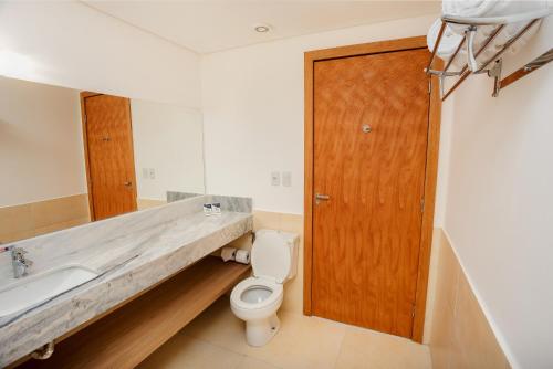 Salle de bains dans l'établissement Go Inn Goiana by Atlantica Hotels