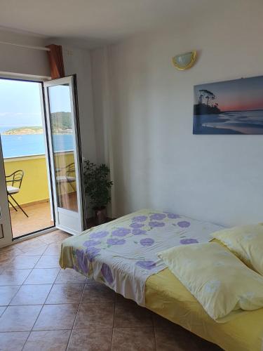 Apartments with parking space Supetarska Draga - Gornja, Rab - 13645