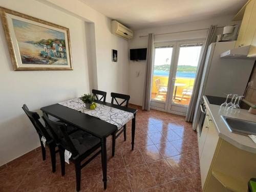 Apartments with parking space Supetarska Draga - Gornja, Rab - 13645
