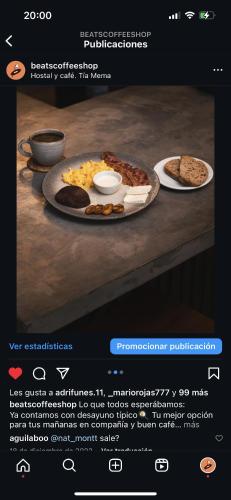 a page of a website with two plates of food at Bed and breakfast Tía Mema in Santa Ana