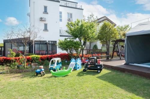 Κήπος έξω από το Daebudo polaris pension
