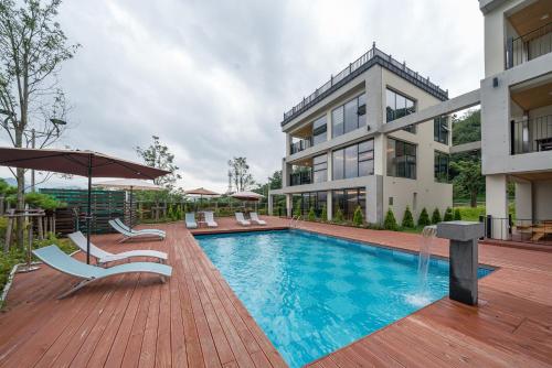 Πισίνα στο ή κοντά στο Cheongdo Casa Loma Pool Villa