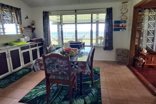Χώρος καθιστικού στο Sekawa Bay Beachfront Retreat