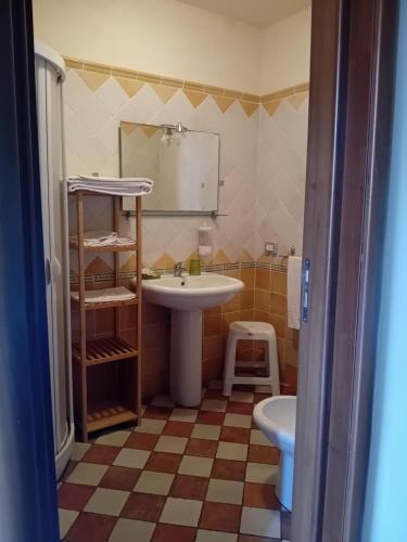 Ένα μπάνιο στο Villa Carati