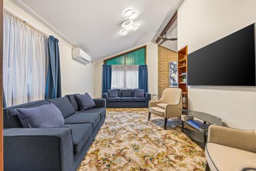 Χώρος καθιστικού στο Enjoy a unique boutique space in a great location