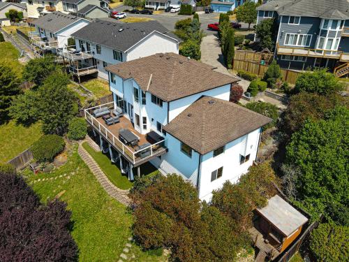 an overhead view of a house with a roof at *NEW* Sunset Ridge Marysville 5 Beds 4 Baths in Marysville