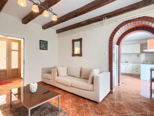 Χώρος καθιστικού στο Holiday Home in Rovinjsko with Pool
