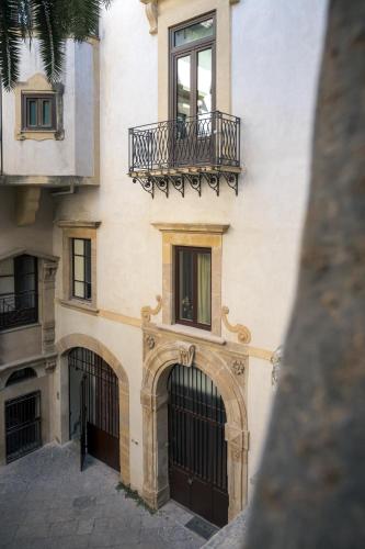 Palazzo Santa Ninfa - Luxury Mansion photo 43