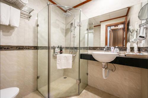 Koupelna v ubytování A25 Hotel - 44 Hàng Bún