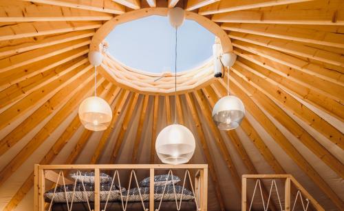 Nálunk, vidéken - Jurta 24