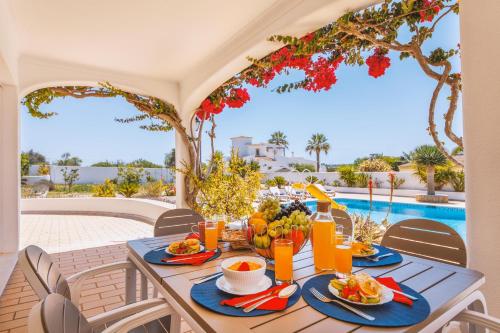 Villa Serena - com piscina aquecível e barbecue em Albufeira