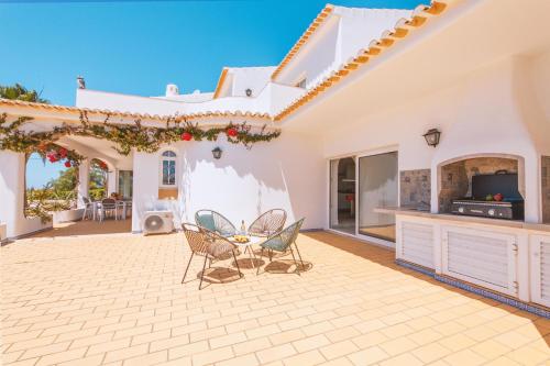 Villa Serena - com piscina aquecível e barbecue em Albufeira