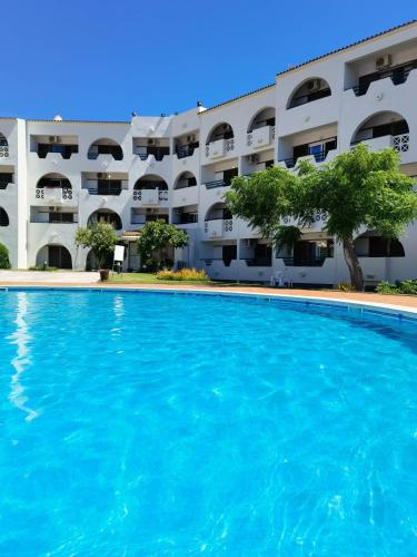 Modern Apartment with balcony and direct access to the pool