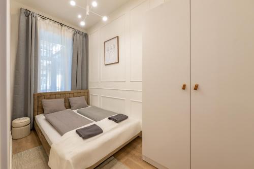 Elisabeth-E40 3 Bedroom Modern Suite 1073 Budapest, Erzsébet krt. 40-42 kép - 3