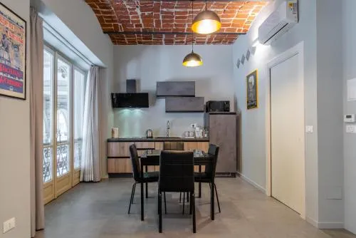 Suite & Queen Apartments by Toh Solution photo 5