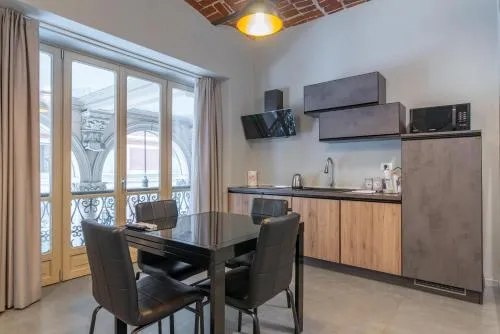 Suite & Queen Apartments by Toh Solution photo 26