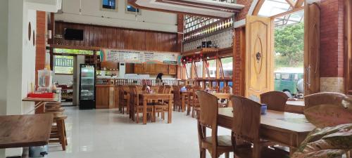 Restaurace v ubytování Harmony Resto&Homestay
