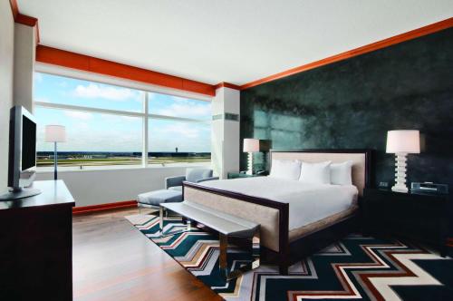 Grand Hyatt DFW Airport Image