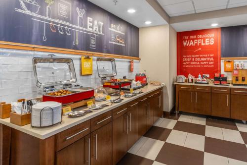 Hampton Inn & Suites Selma-San Antonio/Randolph AFB Image