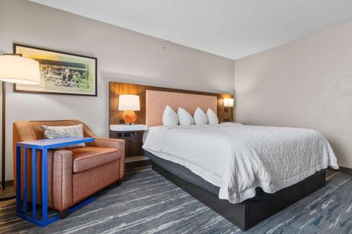 Postel nebo postele na pokoji v ubytování Hampton Inn & Suites Selma-San Antonio/Randolph AFB