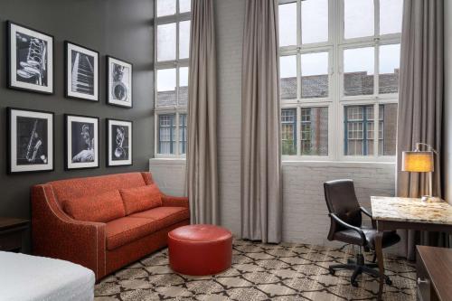 Hampton Inn and Suites New Orleans Convention Center Image