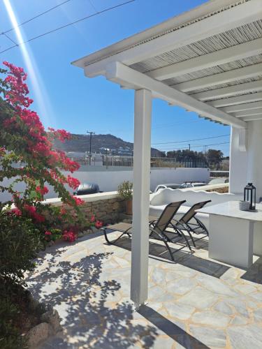 Imagen de la galería de Ariadne Pool Studio at Ornos, en Ornos