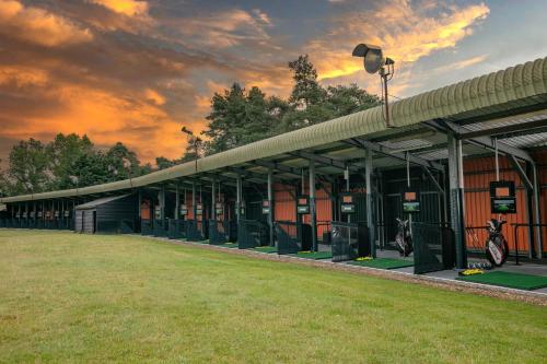 Κήπος έξω από το Dunston Hall Hotel, Spa & Golf Resort
