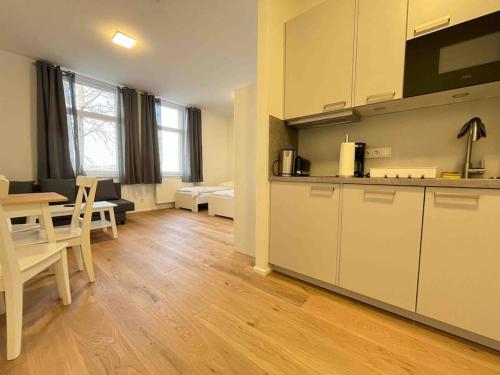 Η κουζίνα ή μικρή κουζίνα στο AM1040 - Smarte Monteurwohnung in super Lage