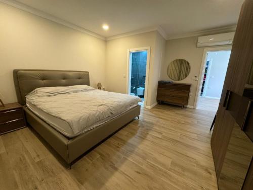 Postel nebo postele na pokoji v ubytování Luxurious 3BR Izmit Apartments- Mountain View