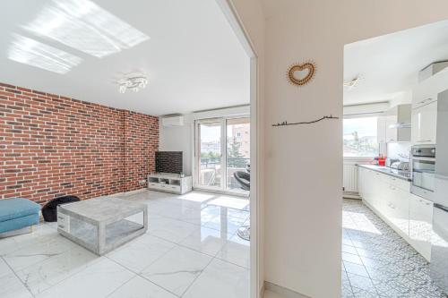 Photo de la galerie de l'établissement Le Mistral 4 people with balcony in Villeurbanne, à Villeurbanne