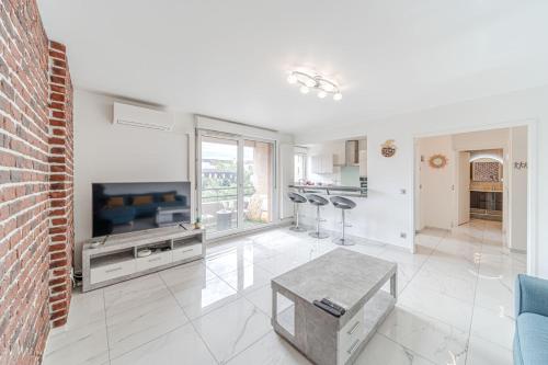 Photo de la galerie de l'établissement Le Mistral 4 people with balcony in Villeurbanne, à Villeurbanne