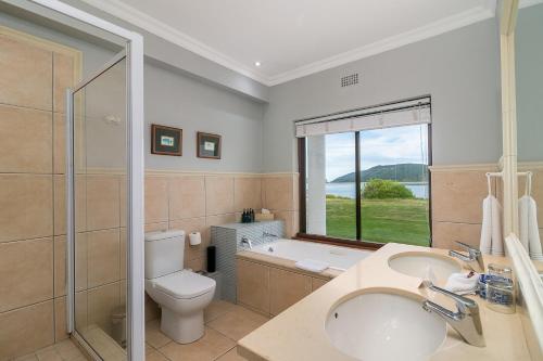 Un baño de St. James of Knysna