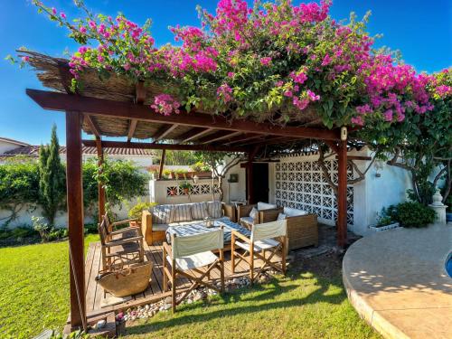 Villa Alfredo - private pool next to the beach