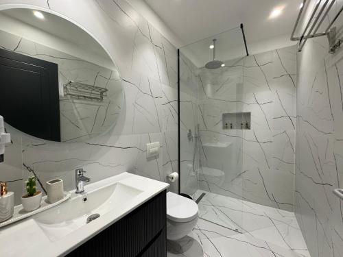Ένα μπάνιο στο Twins Hotel Vlore