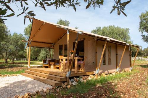 Κήπος έξω από το Domus Olea Glamping