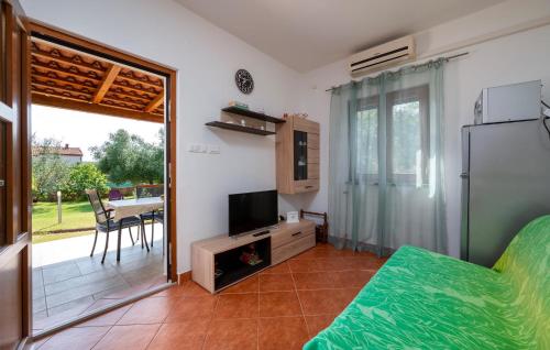 Stunning Home In Medulin With Wifi