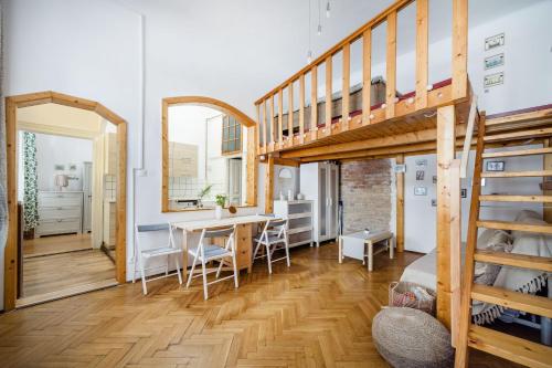 Brody Central Apartment