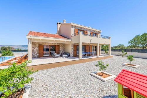 Villa Half Moon