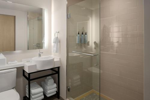 Courtyard by Marriott San Diego Gaslamp/Convention Center Image