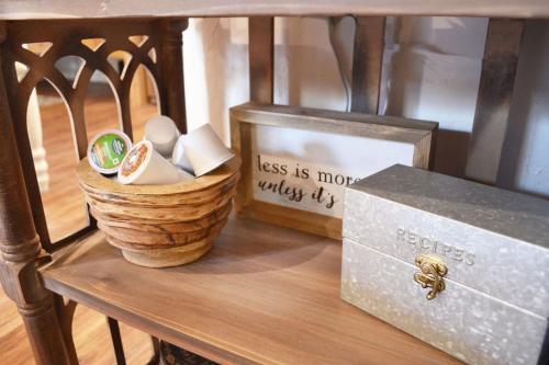 Foto dalla galleria di Ruidosos Midtown Retreat Cozy Cabin with AC a Ruidoso