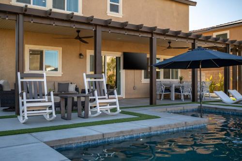 La alberca dentro o cerca de Entertainers Paradise Luxe Pool With Game Room