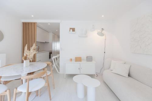 FLH Portas do Sol White Design Flat