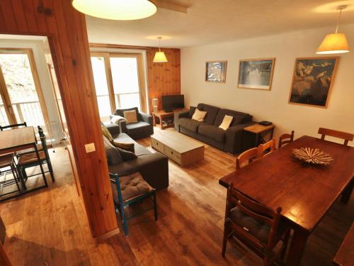 Spacieux Appartement 2* près des pistes et du centre station - Courchevel Village - FR-1-514-41