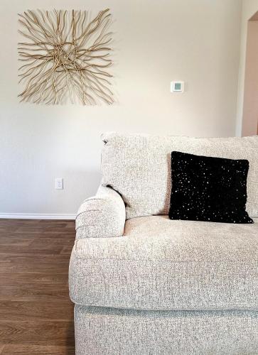 Χώρος καθιστικού στο New Home near Lackland, SeaWorld