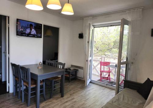 Photo de la galerie de l'établissement Residence Debussy - maeva Home - Appartement 2 Pièces 4 Personnes - Prestige MAE-9019, à Carnoux-en-Provence